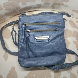 Stone Mountain Accessories Blue Crossbody Bag
